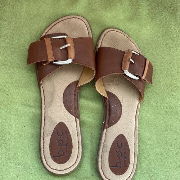 b.o.c. leather slides/sandals - Picture 2 of 5